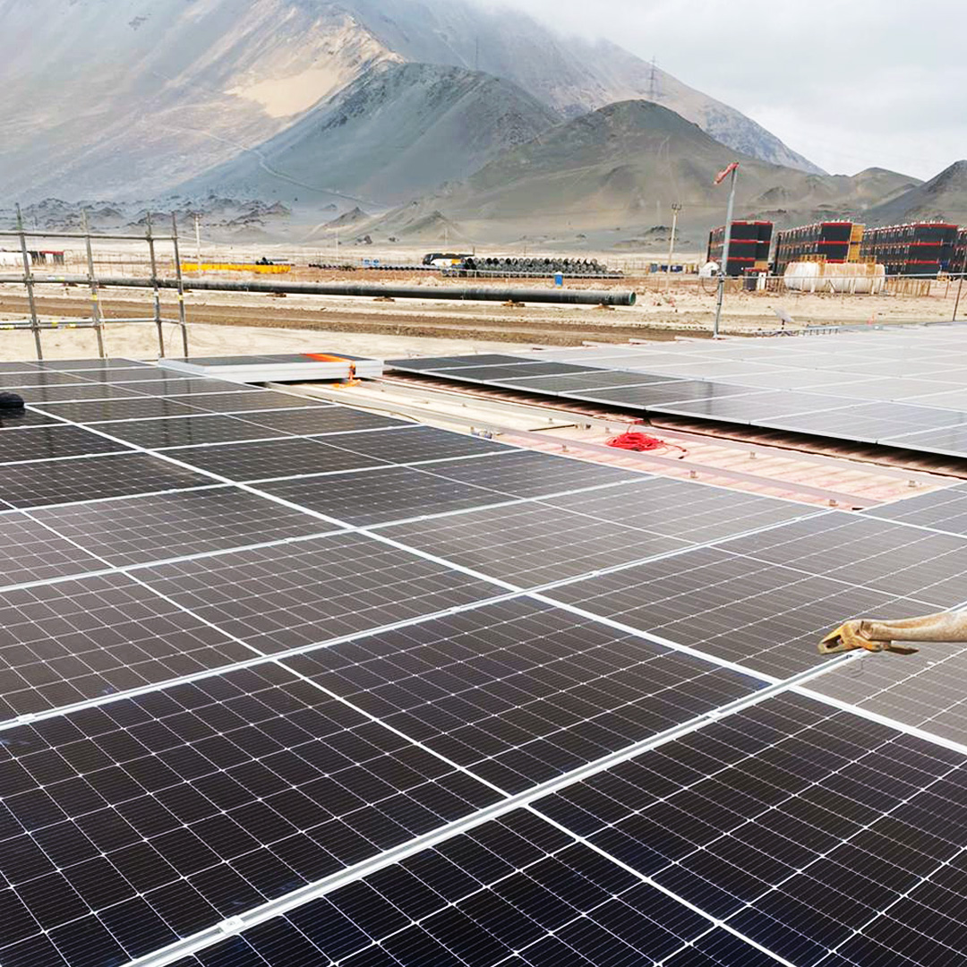 Instalación solar industrial en planta desaladora - vista de sistema (SOLEI)